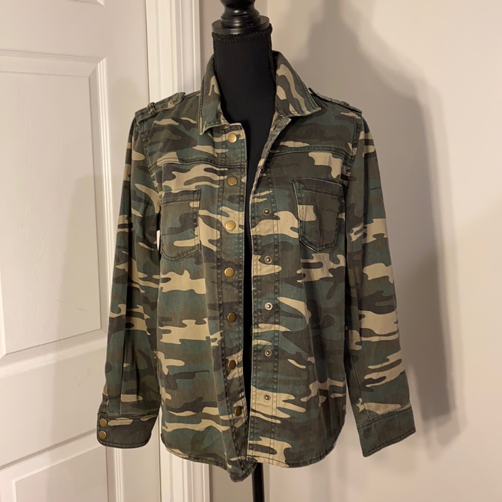 Ladies camouflage button down denim shirt